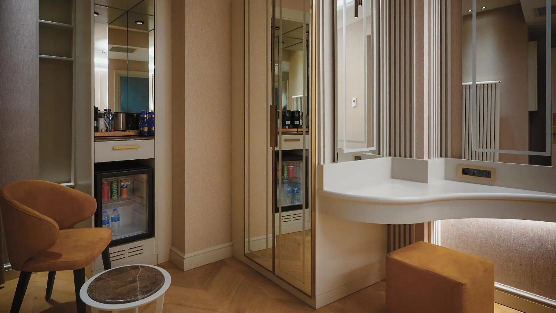 The Hotels, Galata Estambul